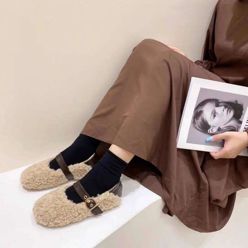 Designer Women Warm Fur Flats Vintage Fashion Shallow Belt Buckle Spring Autumn Ladies Comfort Loafers Shoes