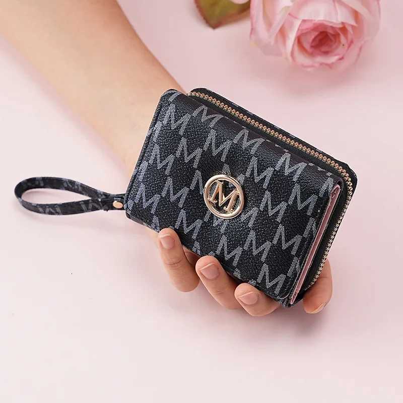 Lady Purse Short Wallet Women Money Bags M letter Female Coin Purses Cards ID Holder Zipper Wallets Wristlet Bag W250911