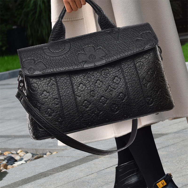 Free delivery designer bags Large capacity tote bag women retro armpit bag commuting handbag shoulder bag Tear-resistant black cute