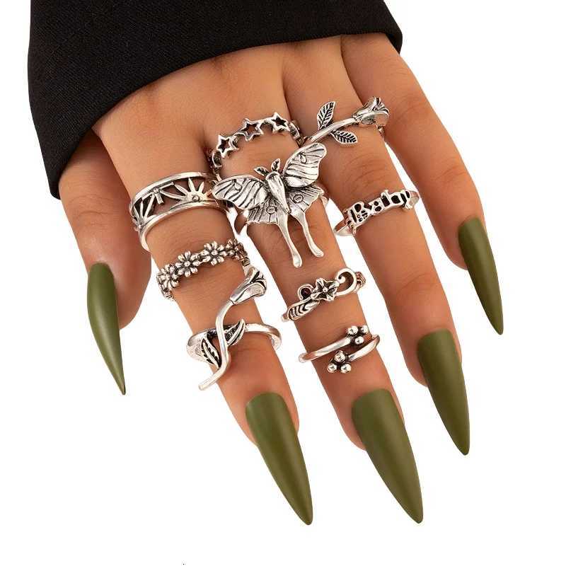 50pcslot Bulk New Mix Design Bohemia Vintage Rings For Women Black Enamel Metal Fashion Charms Party Gift Flower Finger Jewelry W250911