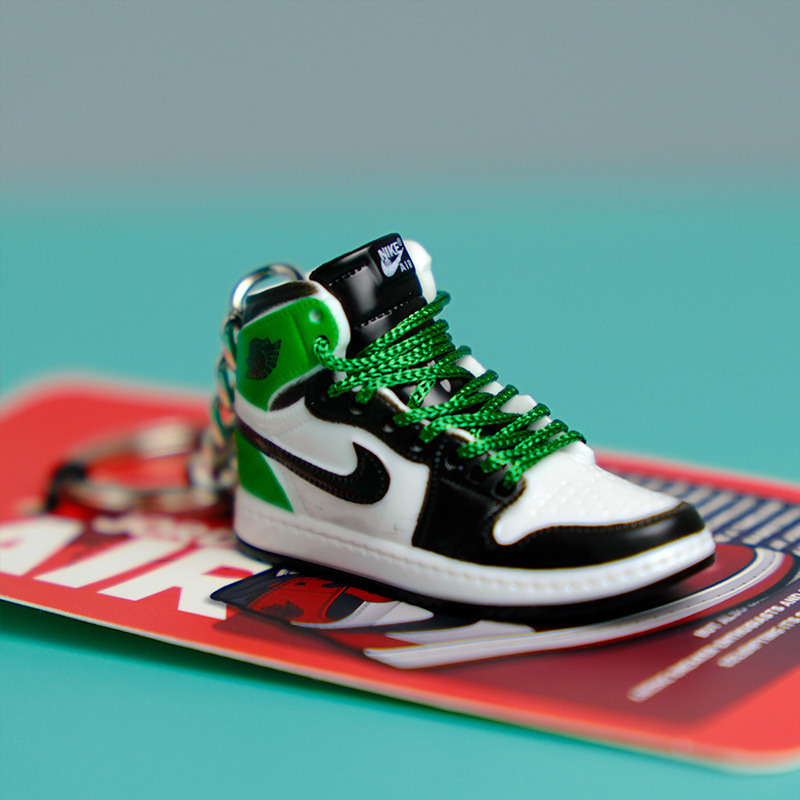 Sneaker Keychains Miniature Sneaker Shoe Charm Collectible Backpacks Car Keys Gift Sports Fan Accessories Decorative Keyring
