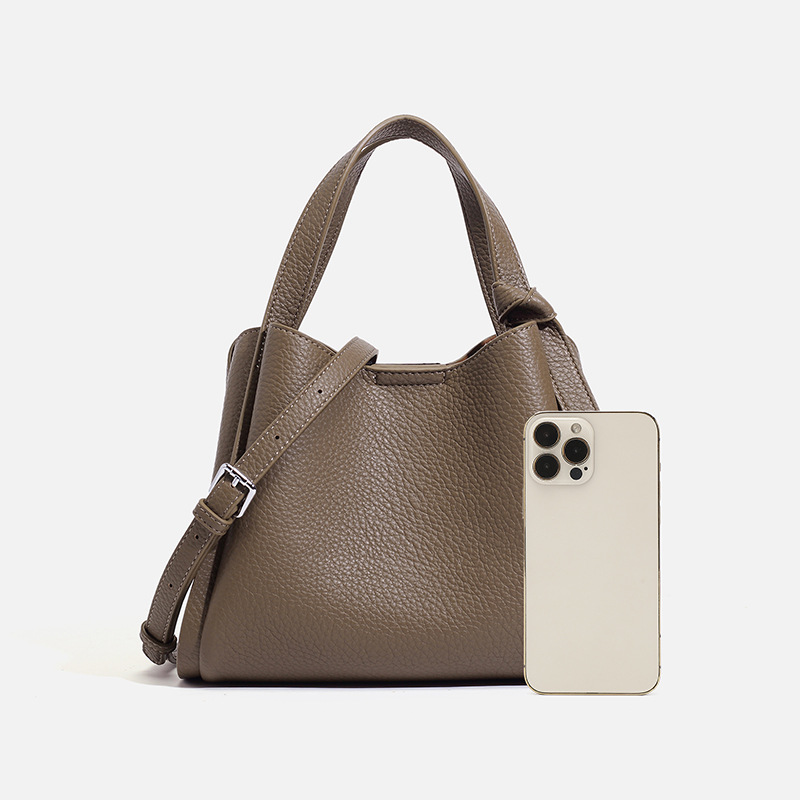 Free delivery designer bags Large capacity tote women retro armpit commuting handbag shoulder bag Anti-theft