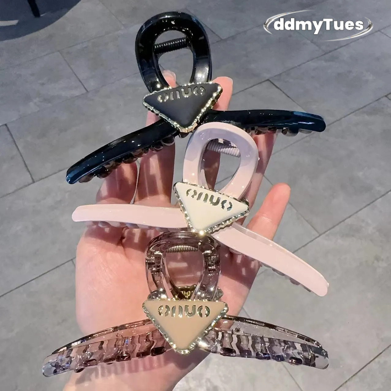 Lanjia- French Style Inverted Triangle Letter Jelly Color Claw Women Internet Celebrity High-End Back Of Head Shark Clip Hair Accessory 250711 E7be6 T