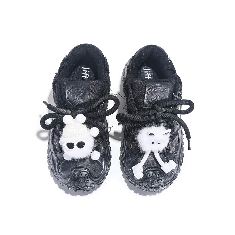 Trendy height increasing shoes for women in autumn and winter 2025, versatile casual sports dad shoes, tire sole soft soled shoes, designer shoes