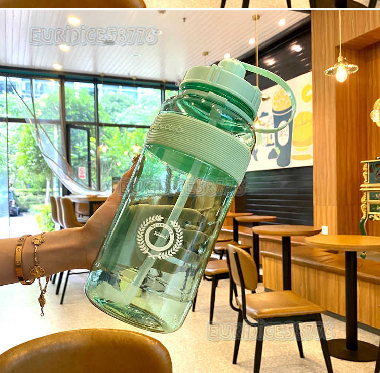 Strap Straw Large Capacity Plastic Water Bottle Handheld Space Cup Outdoor Fitness Hiking Sports Water Bottle Design H250911