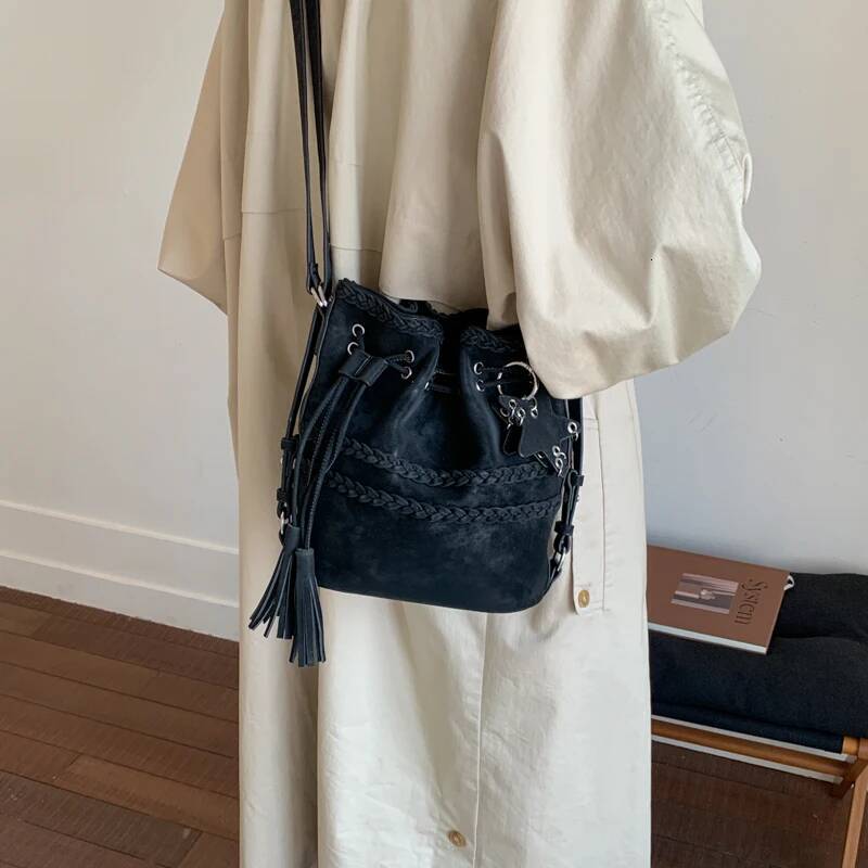 Retro Style Multiple Back Styles PU Leather Women s Shoulder Bag Niche Bucket Bag Women s Crossbody Bag Simple Solid Color Designer Bag