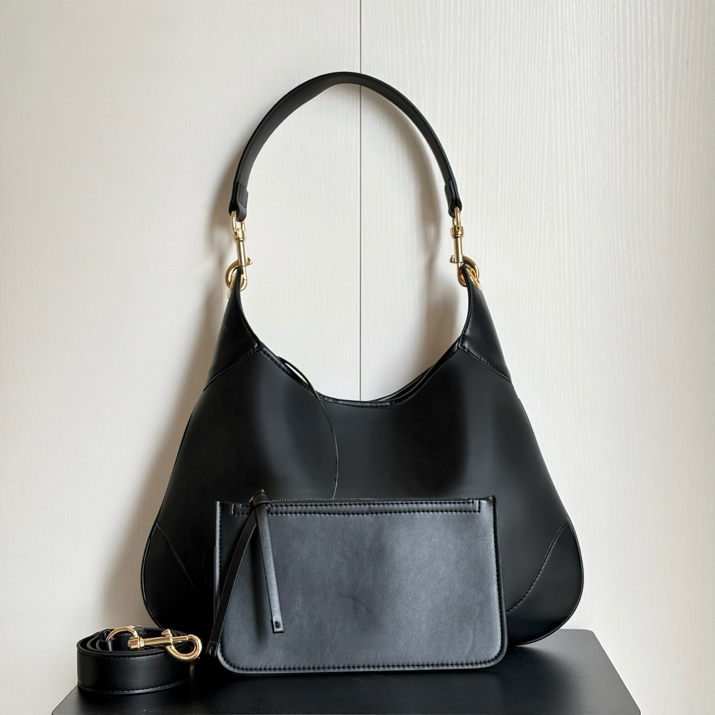 Elegant Designer Ladies' Shoulder Bag with Gold Chain Accents