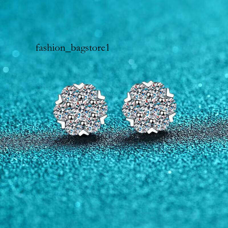 Factory Direct Sale High-end Design Sterling Sier for Women Snowflake Moissanite Earrings Valentine's Day Gift