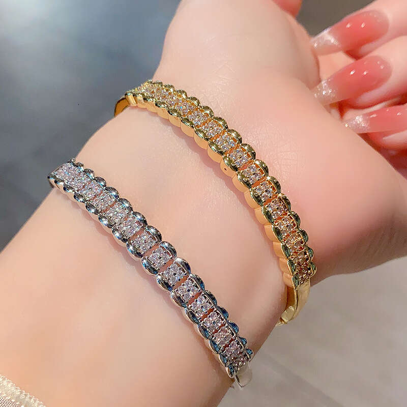 Gold Tone designer bracelet for women Cuban bracelet tennis bracelet luxury jewelry Cross niche diamond bracelet high-end bracelet hand jewelry wholes