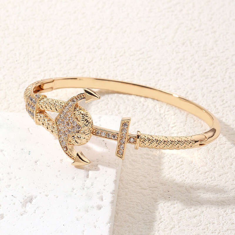 Gold Tone designer bracelet for womennail bracelet luxury jewelry Cross niche full diamond bracelet hip-hop cool high-end bracelet hand jewelry wholes