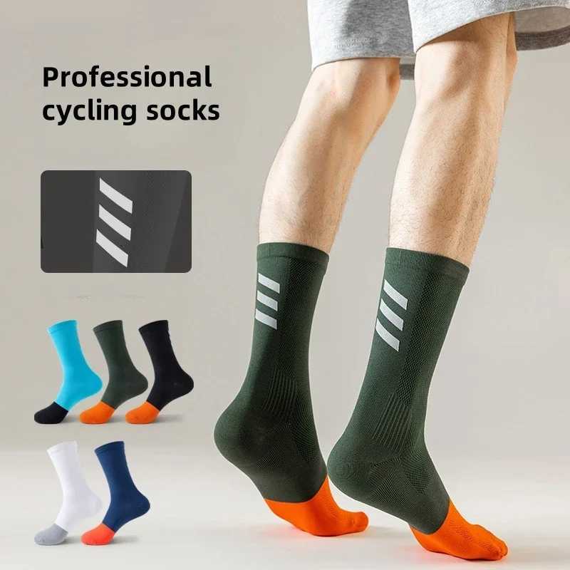 New Mens Professional Cycling Socks ColorMatching Reflective Night Breathable QuickDry Absorbent Elastic Sports Socks D250911
