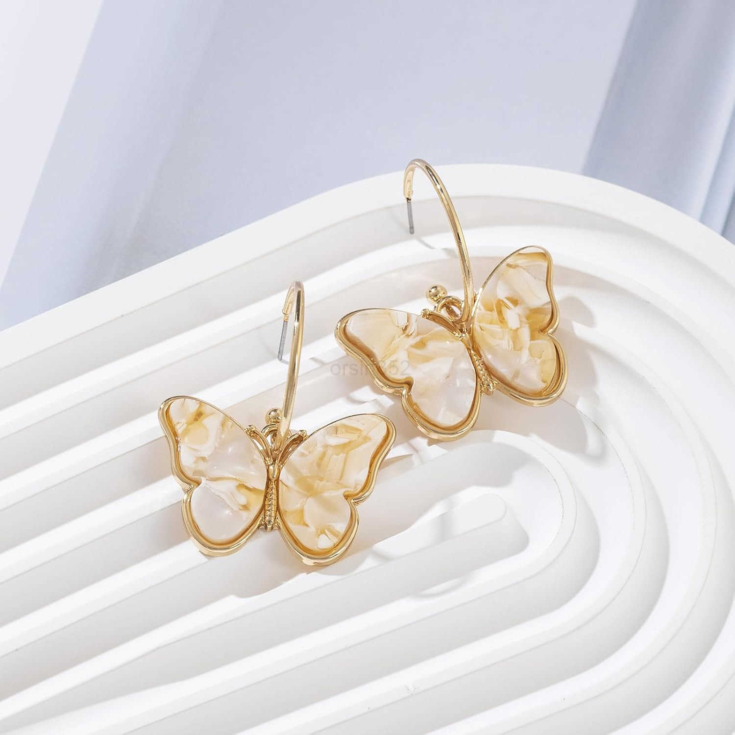 Gold Butterfly Dangle Earrings for Women Lightweight Acrylic Butterfly Dangle Hoop Earrings for Mother Daughter Teen GirlsW250911