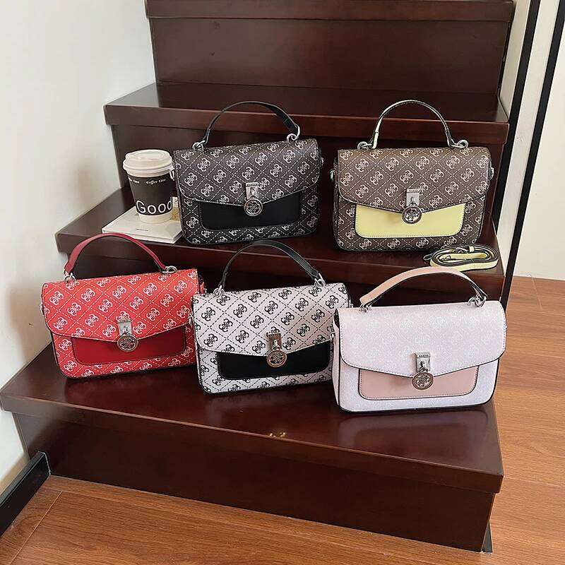 Designer Bags Classic Parisian-Inspired Leather Crossbody Bag Elegant Minimalist Handbag Women Vintage Letter Casual Messenger Hot Selling