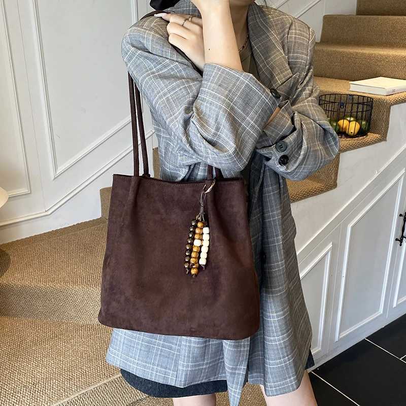 2025 Fall Winter New Arrival Large Tote Bag for Women Spacious Leather Shoulder Handbag Fashionable Crossbody Shopper Purse Z250911