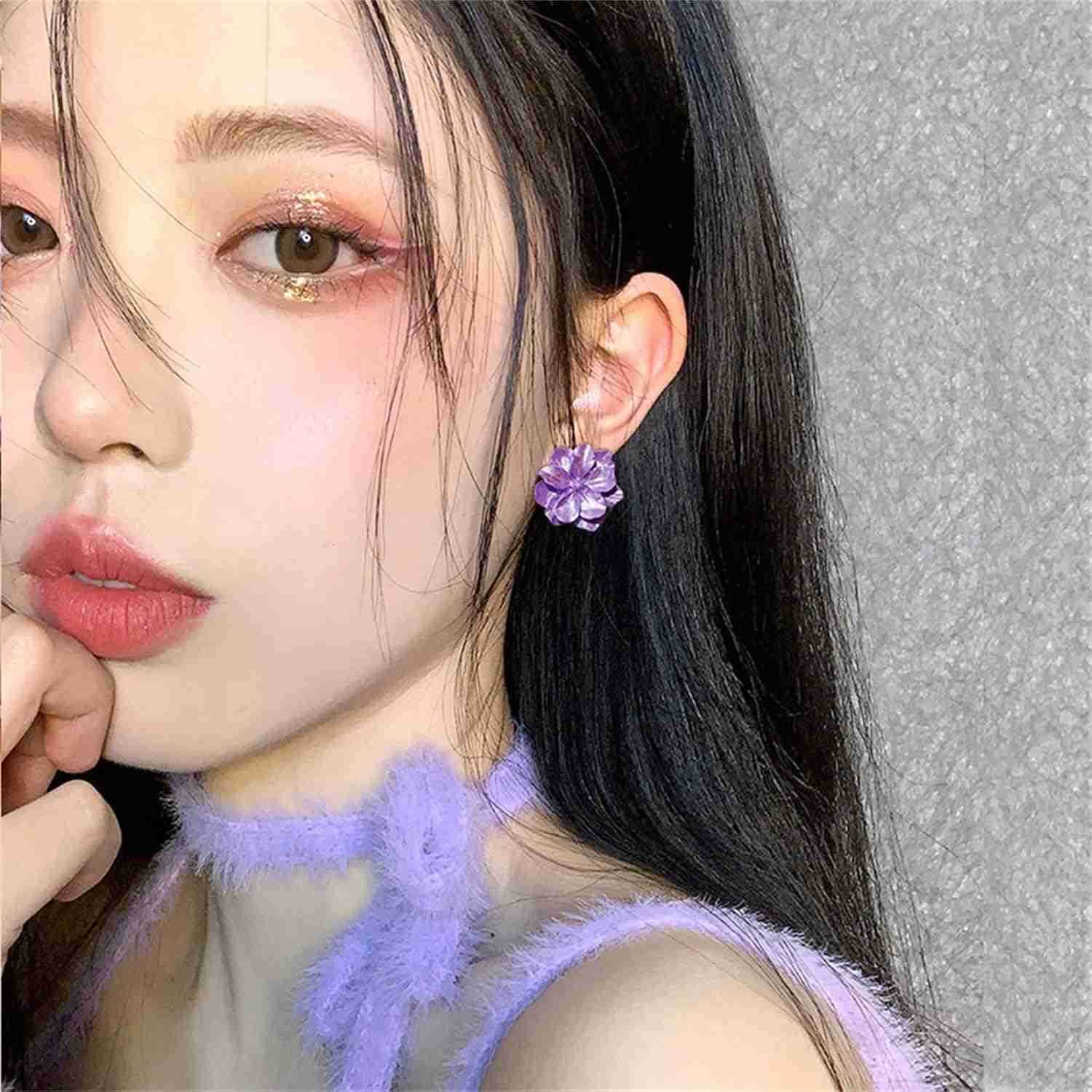 White Flower Acrylic Earrings Vintage Charm 3D Resin Gardenia Camellia Pear Blossom Flowers Plant Lightweight Stud Earrings for Women Wedding Bridal B