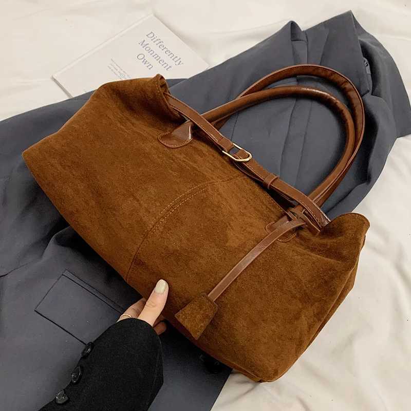 Fashionable retro shoulder bag large capacity casual handbag pure color simple texture classic lazy style handbag suitable fo W250911
