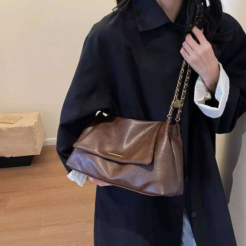 Shoulder Crossbody Bag Versatile Casual Commuting Large Capacity Tote Chain