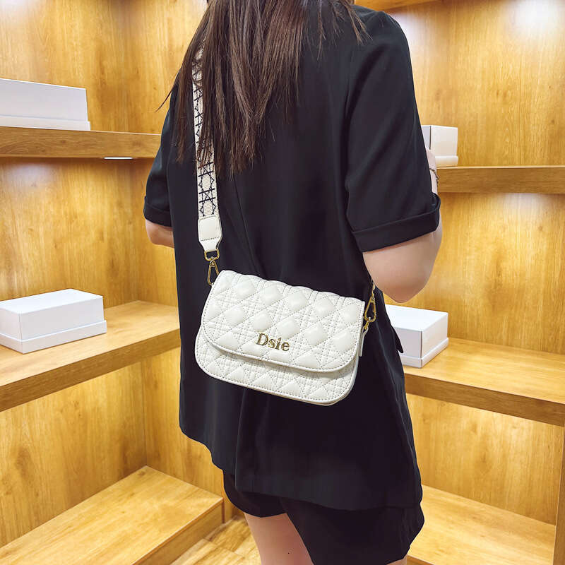 Designer Bags Small Square Bag for Women 2025 New Diamond Pattern Wide Strap Quilted Versatile Casual Shoulder Crossbody Bag T