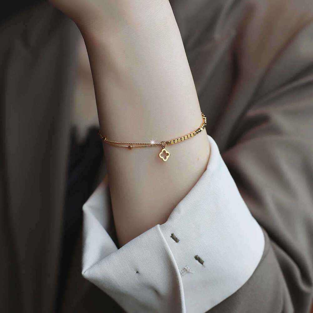 French Style Light Broken Sier Four-Leaf Clover Titanium Steel Bracelet for Women Fashionable Elegant Half-Spliced New Exquisite Wristband