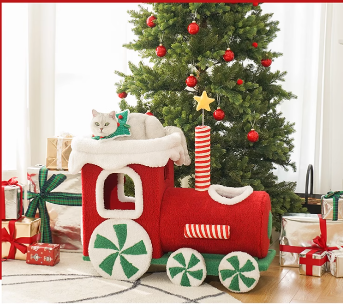 Comfortable Seasonal Shelter - Novelty Trainshape Kitten Nesting Spot Featuring a Play Area