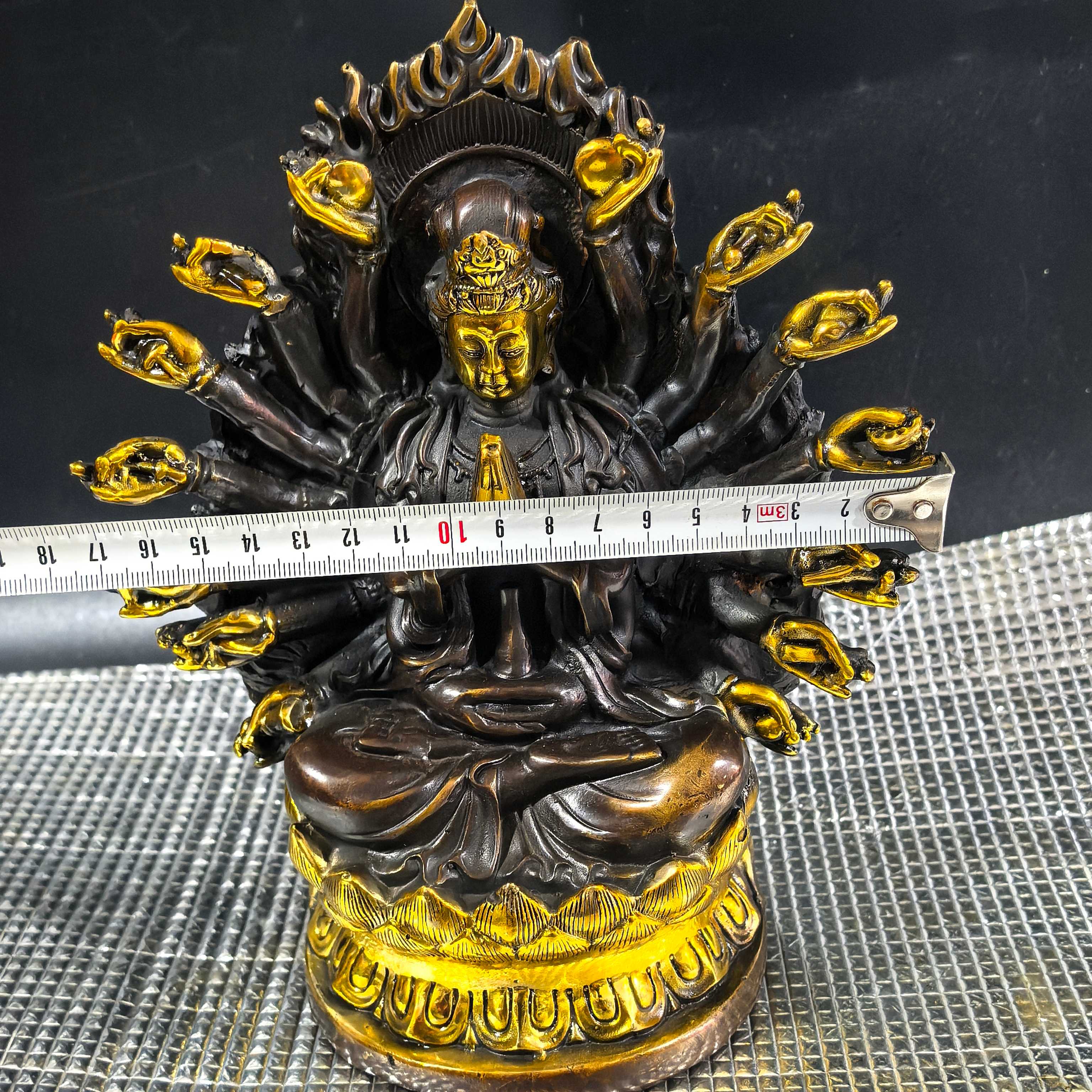 Antique bronze Thousand-armed Guanyin Bodhisattva pure copper ornaments seated statue of Guanyin Bodhisattva home Buddha statue worship