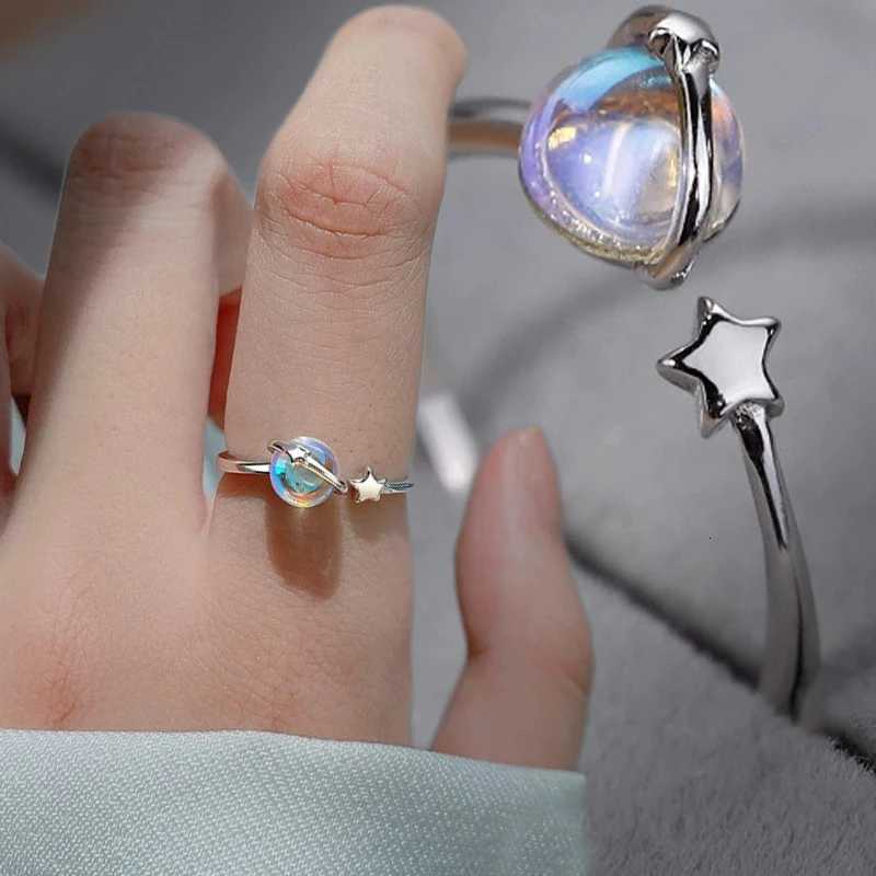 Romantic Couple Astronaut Planet Rings for Women Sliver Men Open Rings Set Luxury Personality Finger Ring Lovers Jewelry Gifts W250911