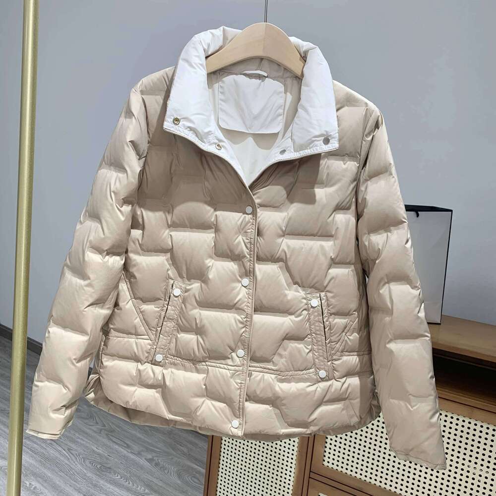 Lagabogy 2025 New Winter Women 90% White Duck Down Coat Female Stand Collar Single Breasted Jacket Casual Loose Puffer Parkas