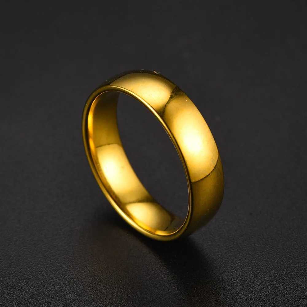 Fashion GoldColor Stainless Steel Couple Rings Set for Women And Men Engagement Wedding Band Rings Valentines Day Gift W250911