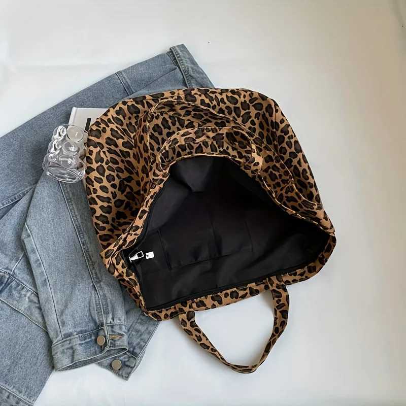 Vintage Leopard Print Womens Bag Large Capacity Canvas Shoulder Bags Daily Commuting Crossbody Bag Z250911