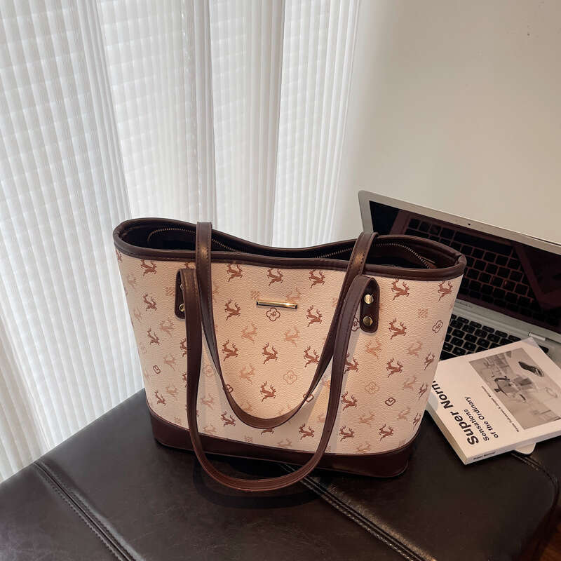 Fashion Designer Bag Large Capacity Handbag Fashion Women's College Student Tote 2025 New Casual Commuting Class Single Shoulder Bag