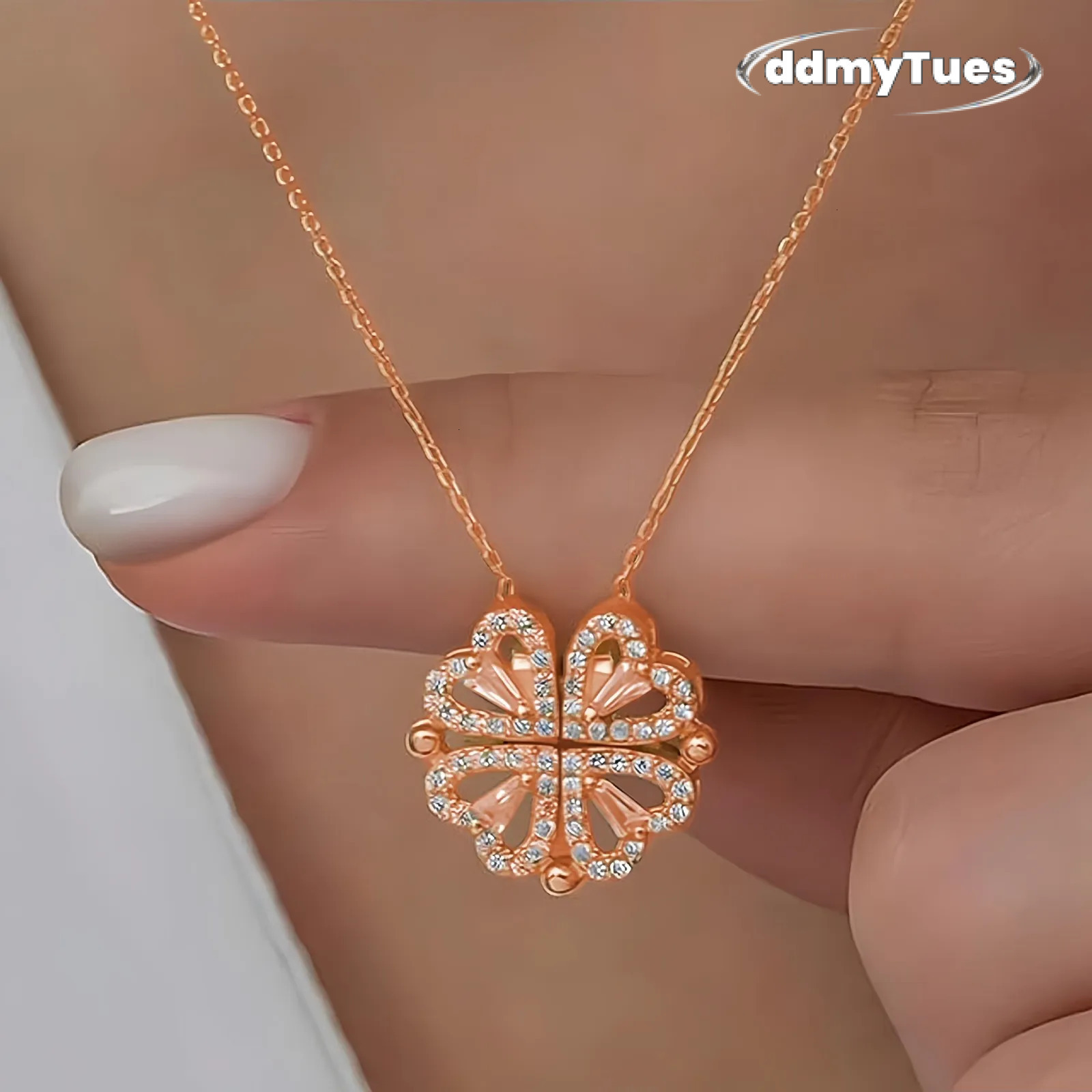 Fashion Double Wear Magnet Four Heart Flower Pendant Necklace For Women Sweet Sexy Female Stainless Steel Neck Chain Jewelry250711 TUES