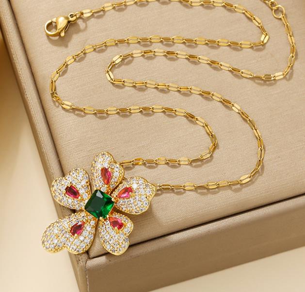 Four Leaf Clovertitanium steelFashionable Zircon Full Diamond Necklace for Women Collarbone Chain Pendant Style 250728