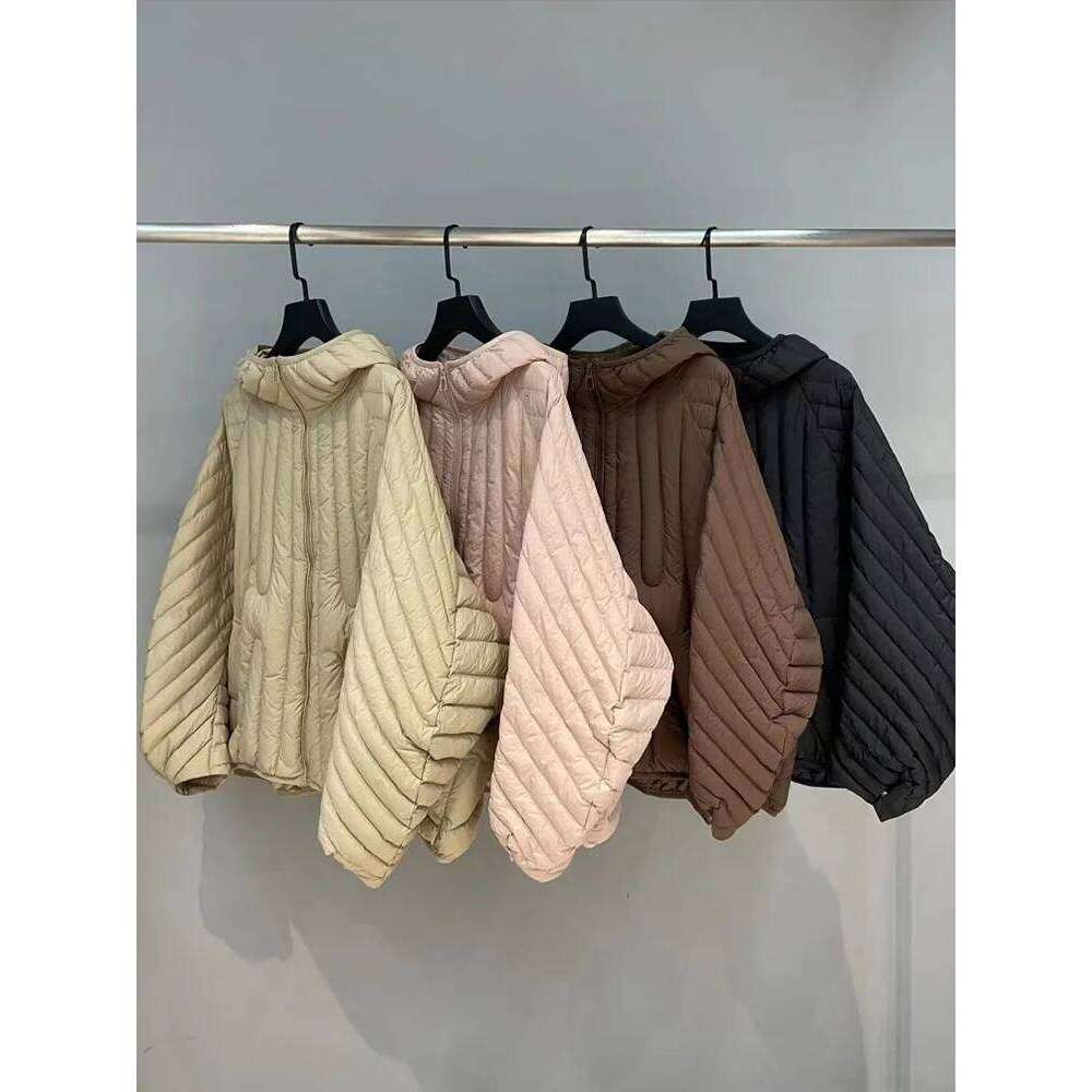 Lagabogy 2025 Autumn Winter Women Oversized Puffer Jacket Short Ultra Light 90% White Duck Down Coat Hooded Warm Parkas Outwear