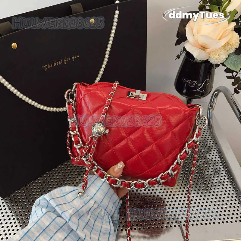 High-end Small Style Quilted Handbag for Women 2025 New Trendy Commuter Fashion Chain Crossbody Bucket Bag H250806 TUES