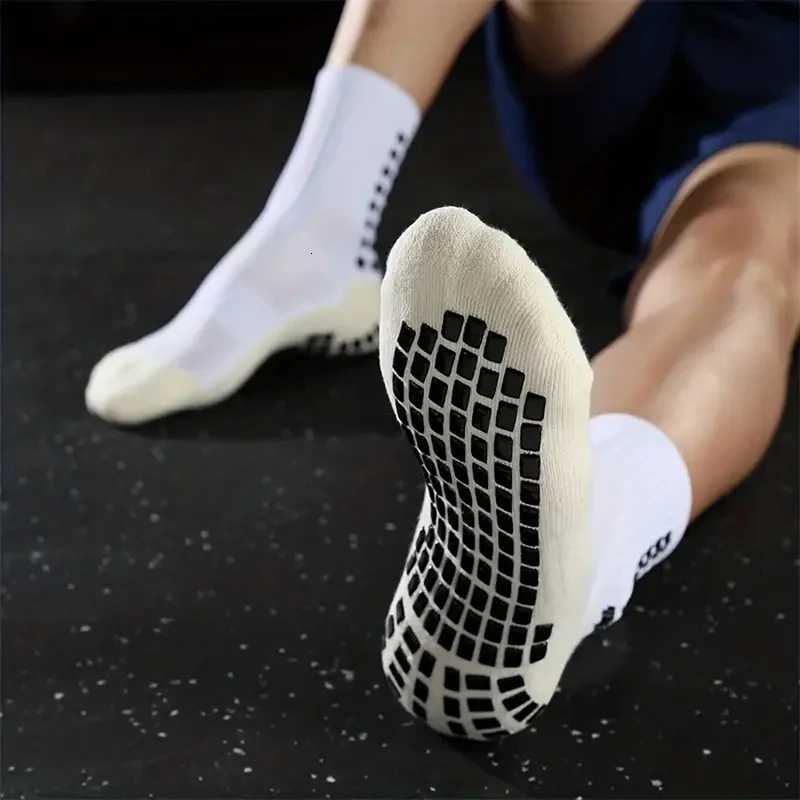 2 Pairs Antislip Football Socks Men Women Sports Socks Thickened Breathable Comfortable Football Basketball Running Grip Socks D250911