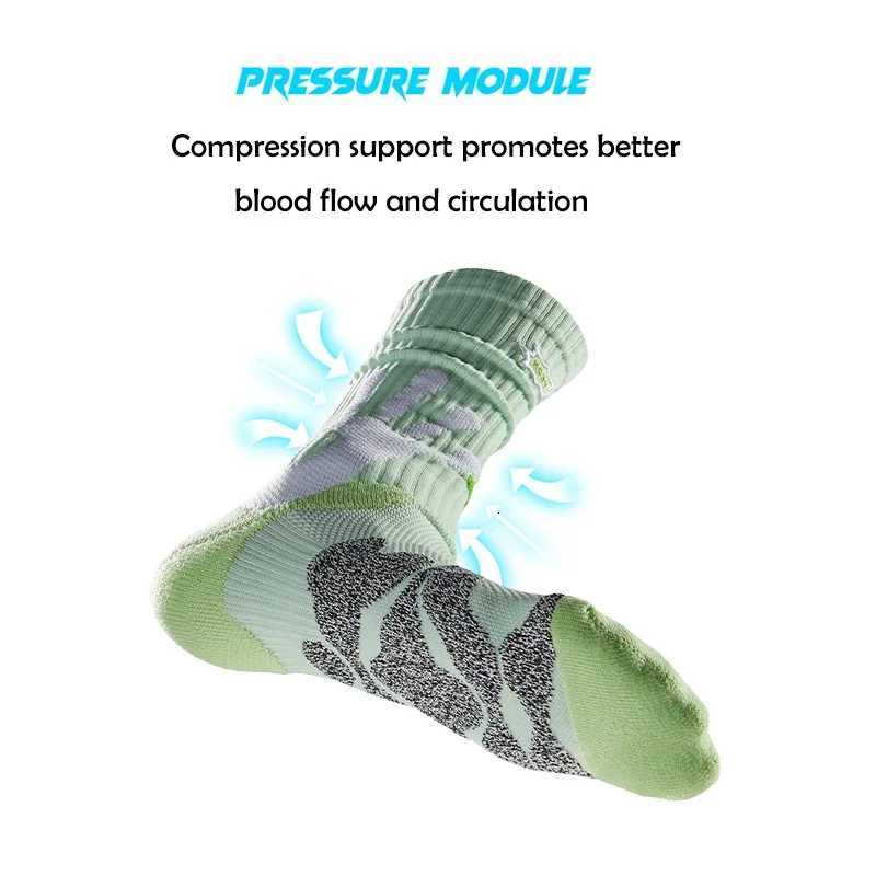 Athletic Crew Socks with Thicker Padding Elastic Sport Basketball Socks for Outdoor Activities AntiSlip Comfy Socks D250911