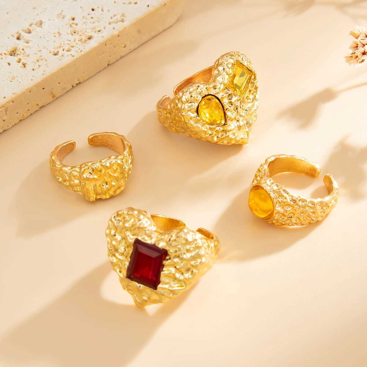 Ingemark 4PcsSet Vintage Exquisite Rhinestone Love Heart Rings for Women Irregular Adjustable Open Rings Party Jewelry Gifts W250911