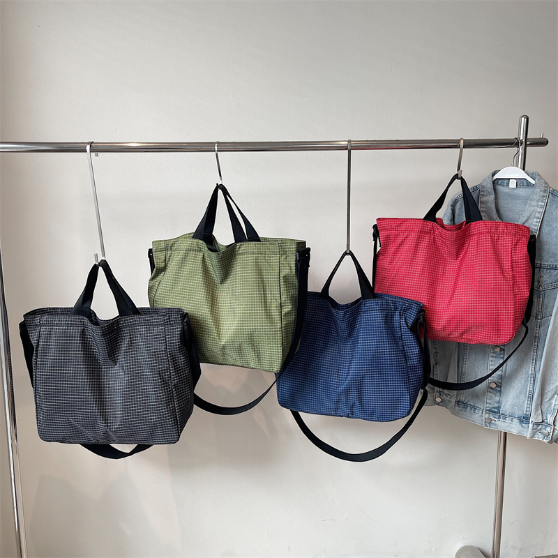 2025 new large capacity women's fashionable shoulder bag with simple design, daily multifunctional small square crossbody bag, luxurious party ha