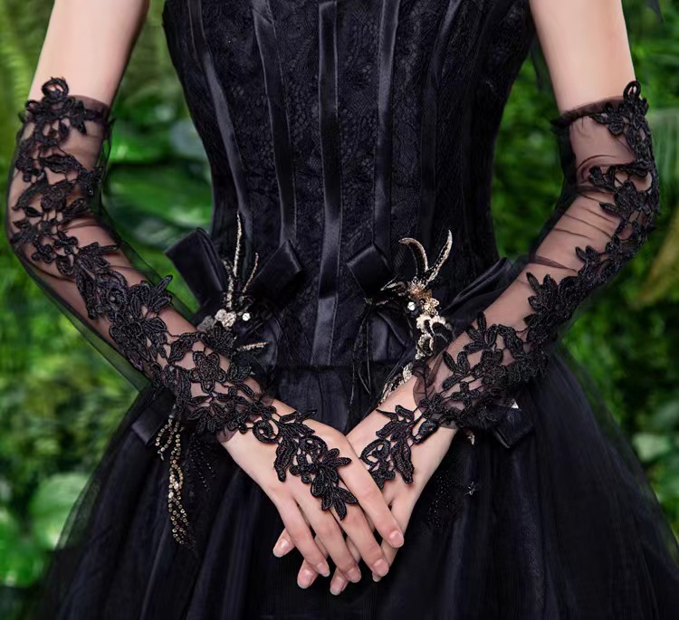 Chic Bridesmaid Attire: Seamless Fingerless Black Lace Wedding Gloves Extending Up to the Elbows