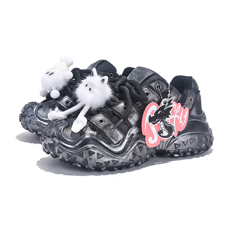 Trendy height increasing shoes for women in autumn and winter 2025, versatile casual sports dad shoes, tire sole soft soled shoes, designer shoes