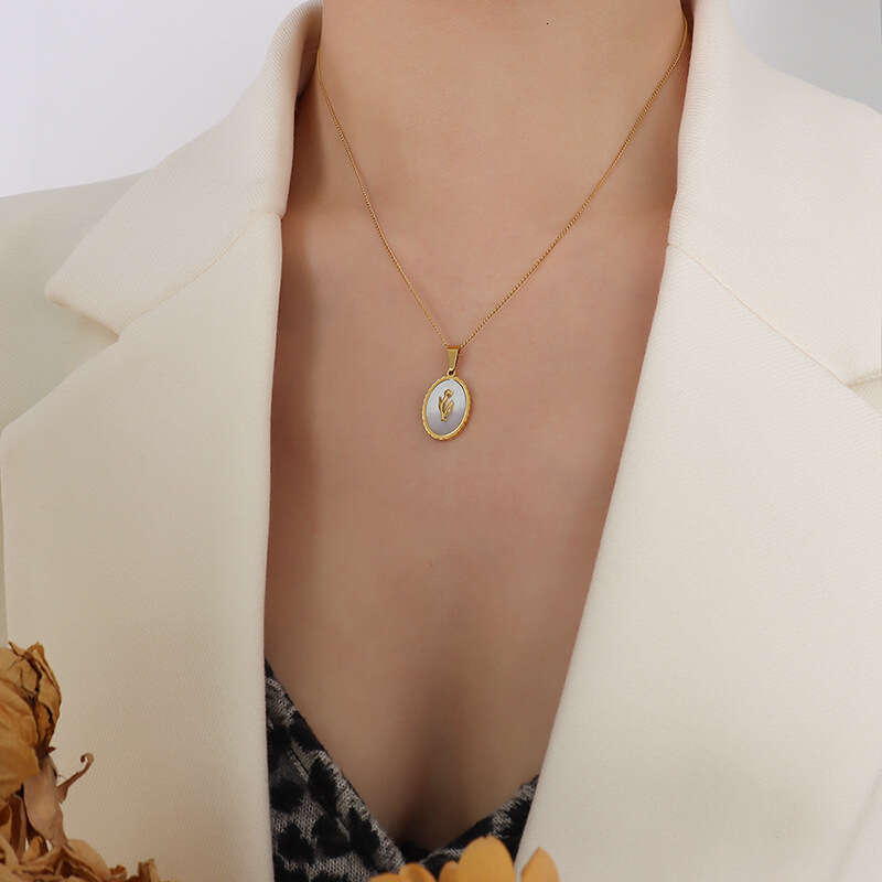 Marka French Style Titanium Steel Gold-Plated Ins Jewelry Flower Tulip White Shell Necklace Collarbone Chain for Women