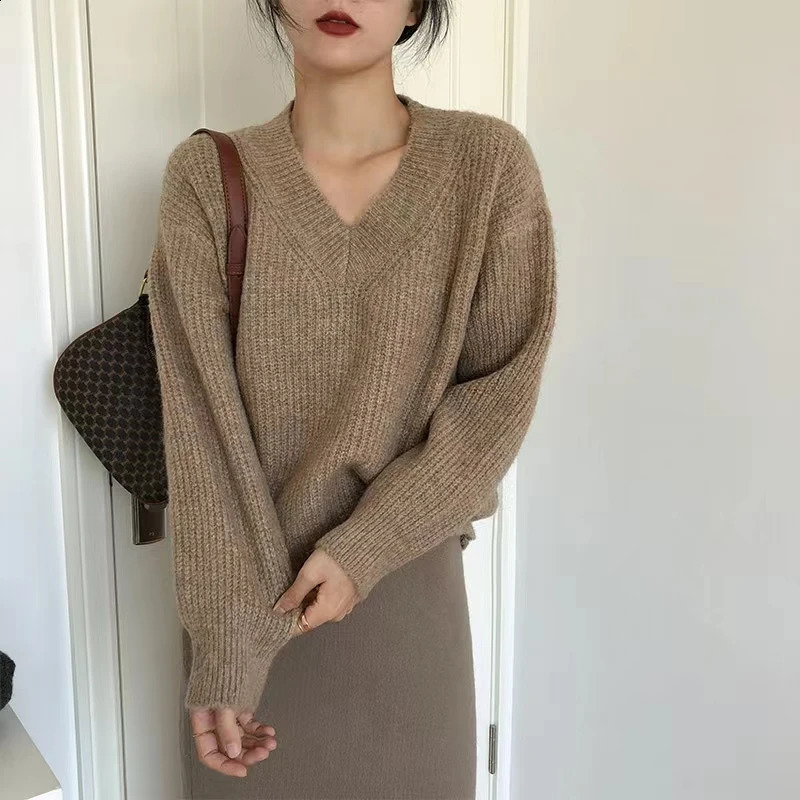 HELIAR Knitted Solid Sweater Long Sleeve Vneck Korea Style Autumn Winter Knitwear Pullovers Women Jumper Chic Tops 250911