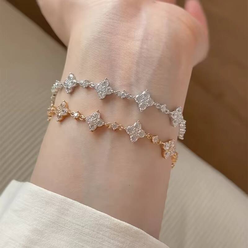 2025 New S925 Silver Inlaid Flowers Simple Sweet Temperament Female Charm Bracelet Gold Bracelet Fine Chain Link Bracelets