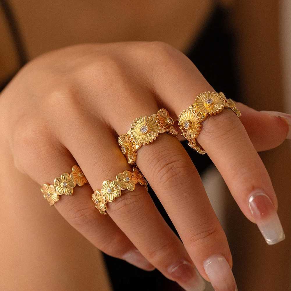 Nivora Fashion Copper Opening Rings For Women Sun Flower Rhinestone Women Finger Rings Vintage Gold Color Rings Jewelry Gifts W250911
