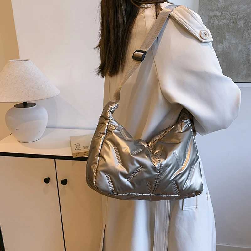 Womens 2025 New Fall Winter Puffer Tote Bag Quilted Crossbody Purse and Shoulder Handbag with Long Strap Z250911