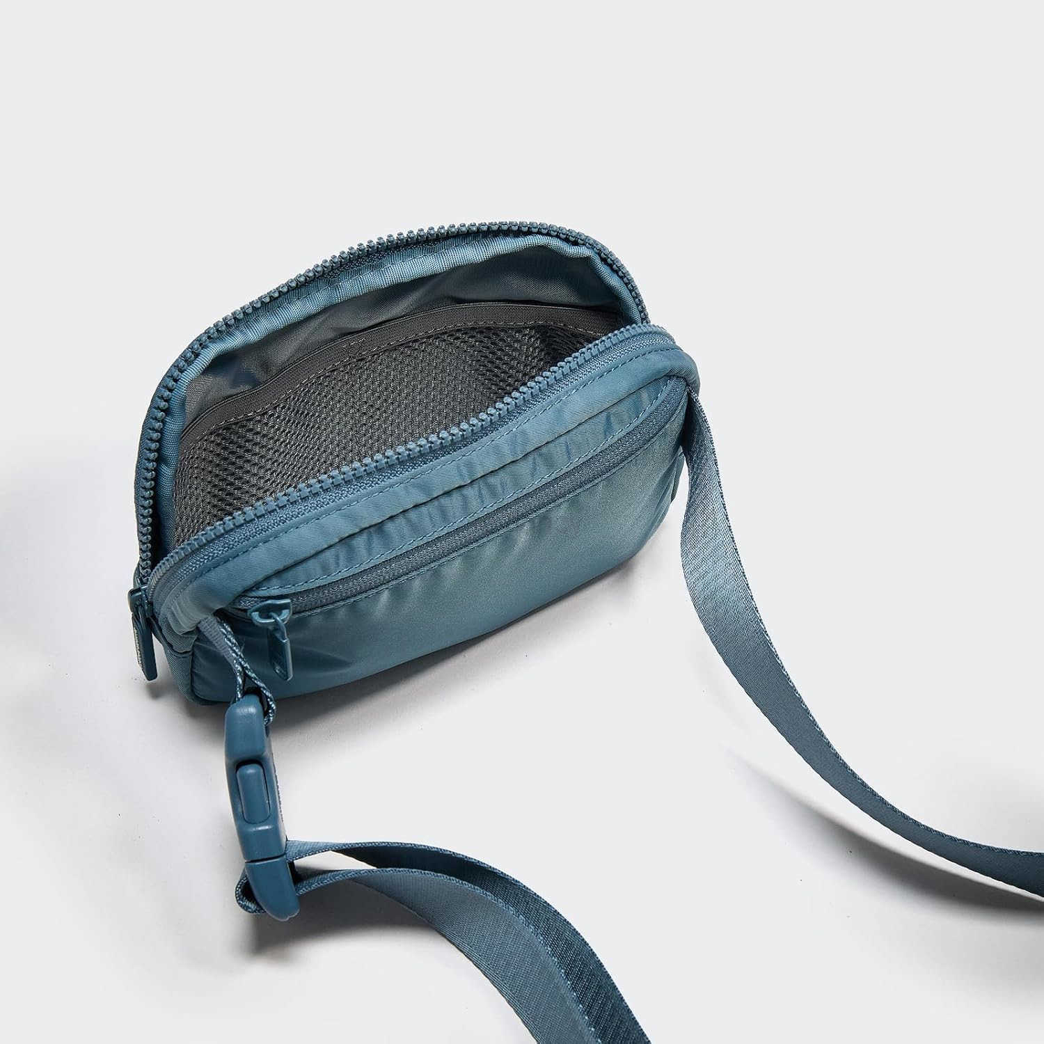 Two Way Zipper Fanny Pack Nylon Everywhere Belt Bag for Women Water Repellent Waist Packs Crossbody Bags with Adjustable Strap Indigo BlueW250911