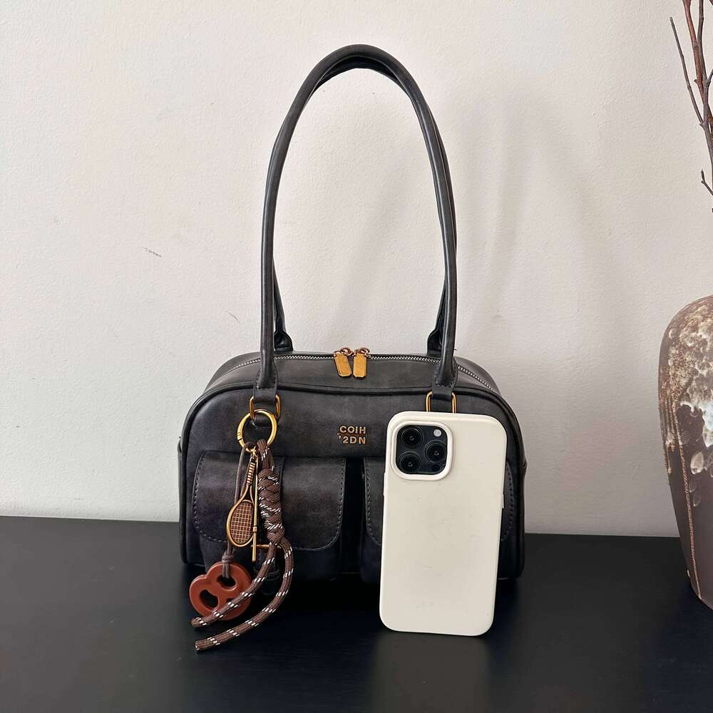 Women's Retro Solid Color Pu Leather Shoulder Bag Multiple Pockets Large Capacity Comes With A Detachable Accessory Charm