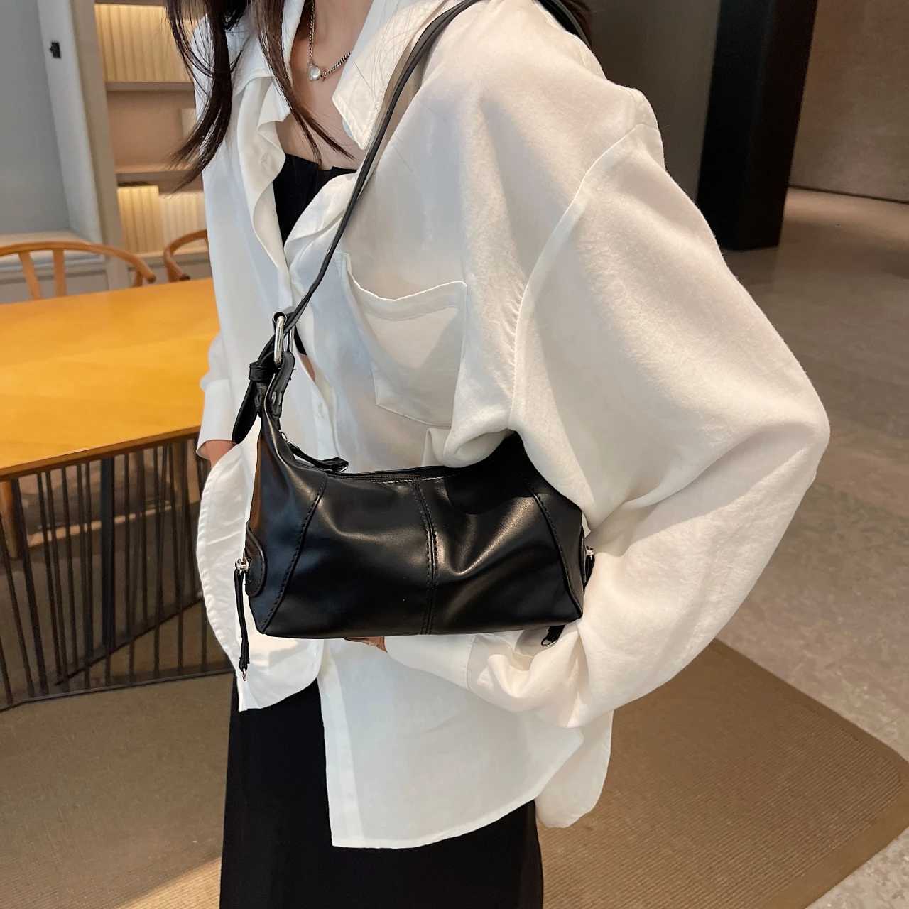 Y2K Style Shoulder Bag For Women Trendy Motorcycle Handbag Minimalist Shoulder Purse For Girls Street Wear Handbags W250911