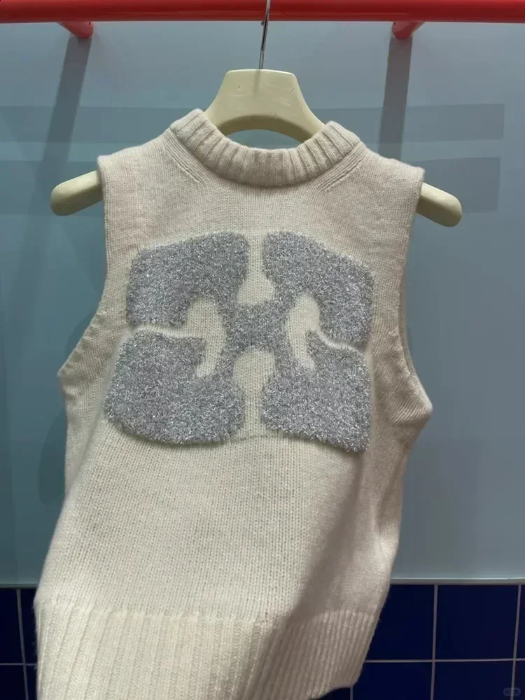 Geometric Patterns Knit sweater vest Oneck sleeveless Wool Blend Sweater women Autumn Winter 250911