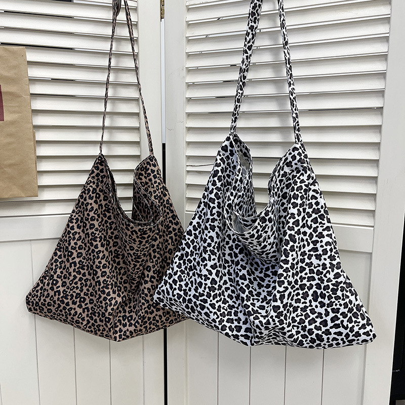 European And American Fashion Free Shipping Luxury Bag Shoulder For Women Large Capacity Shopping For Outings Designer Bag Lightweight And Relaxed Sto